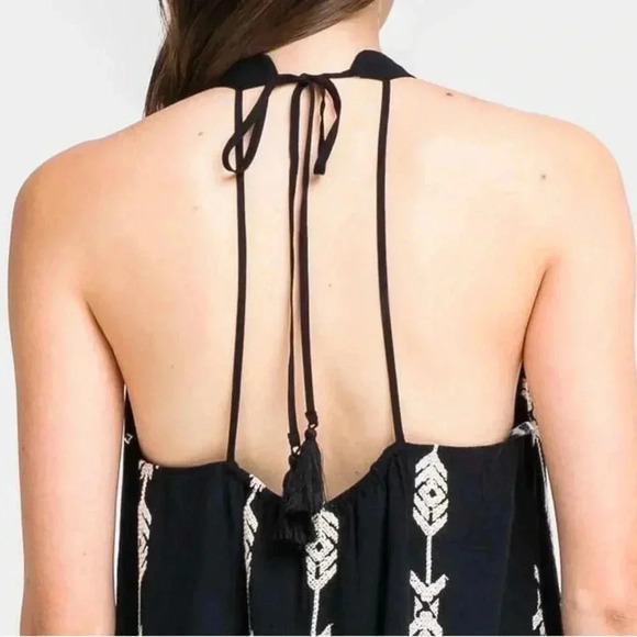 Lush Dress - Picture 4 of 10